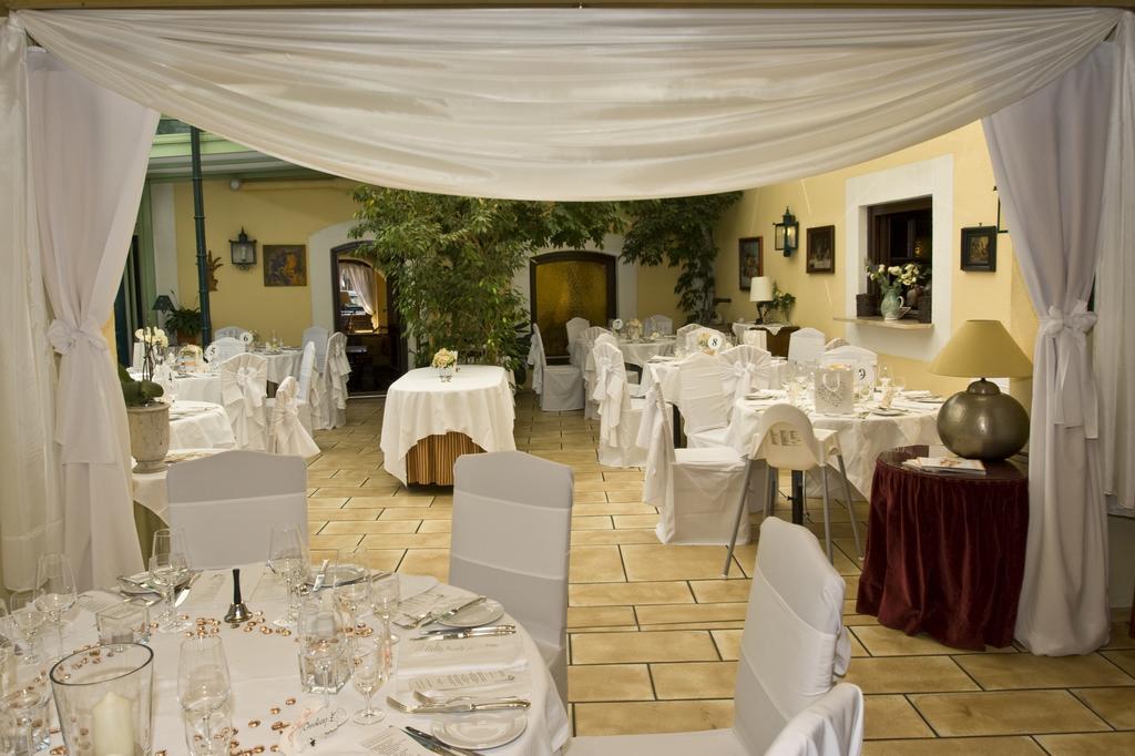 Landhotel Jagdhof Guntramsdorf Buitenkant foto