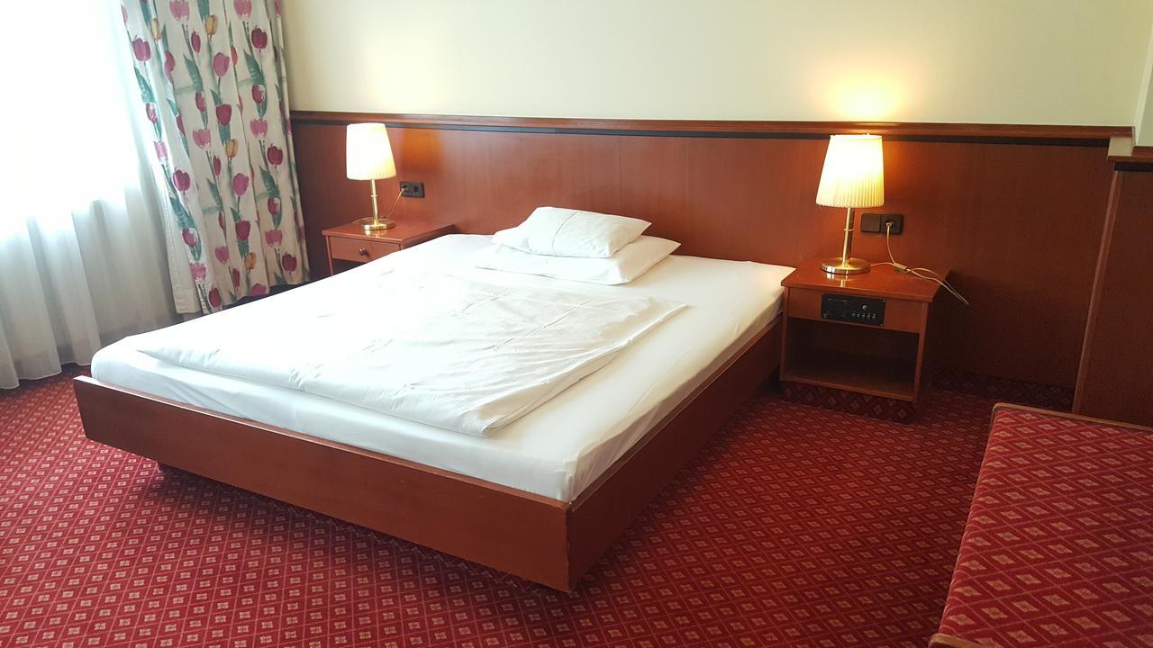 Landhotel Jagdhof Guntramsdorf Buitenkant foto